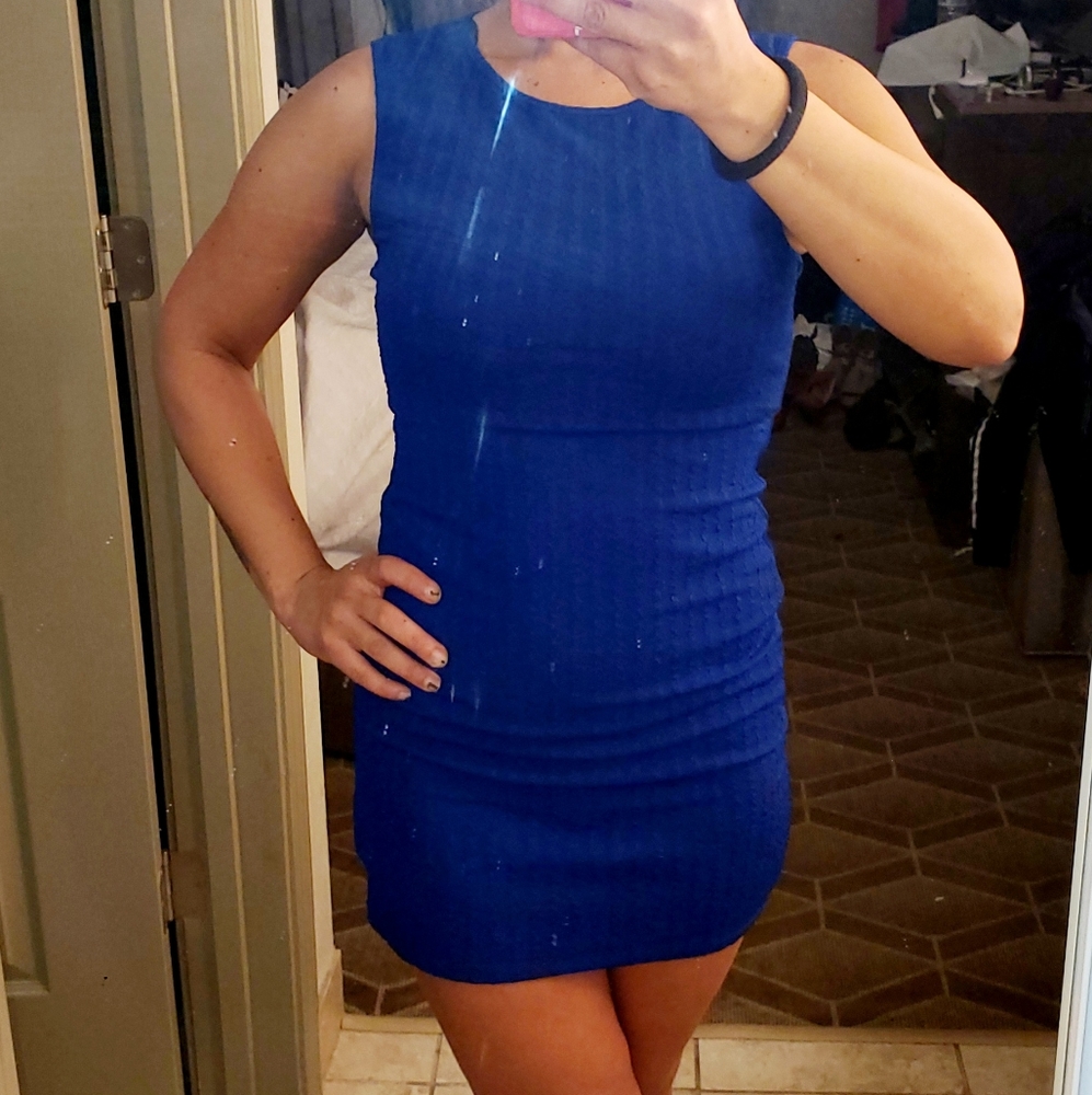 Dress - Picture 2 of 7